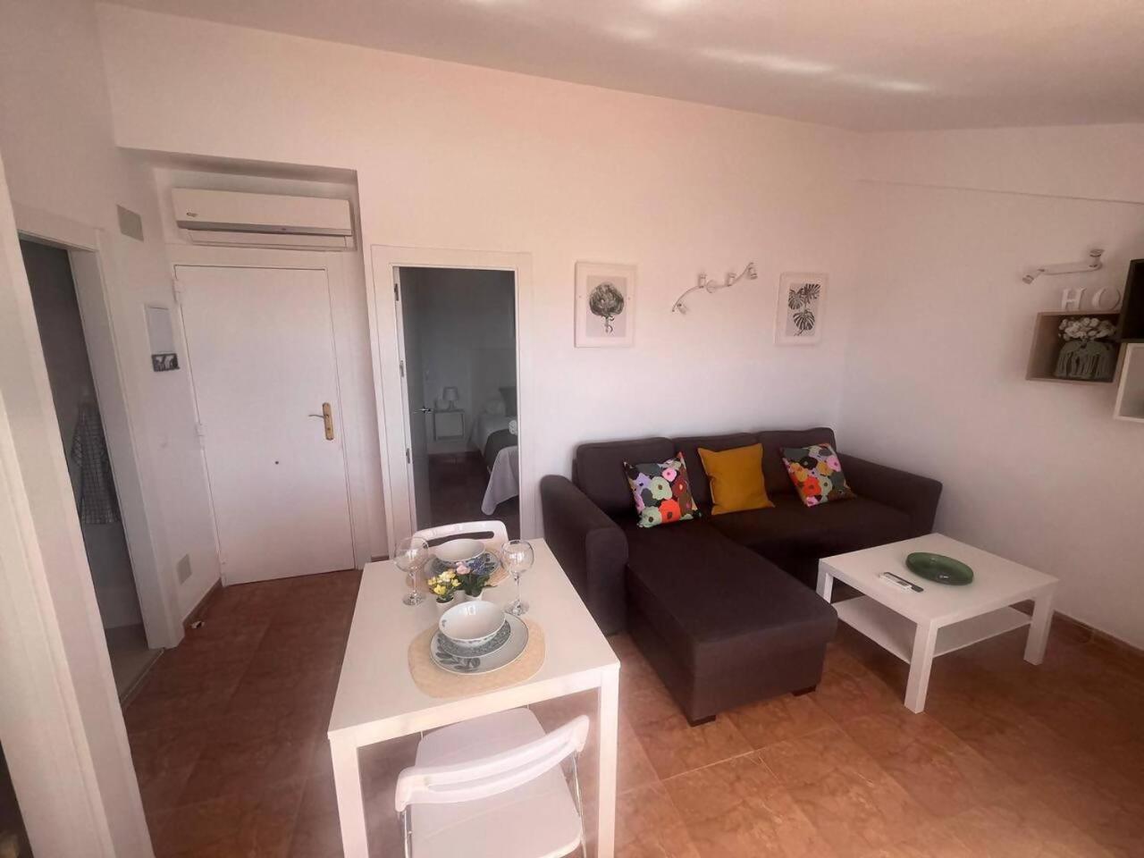 Apartamento Lidia Planta 2, La Carihuela 1ª Linea Playa, Vistas Mar, Buhardilla 1 Dormitorio, 40 M2, 1-3 Huesped, Terraza, Wifi Torremolinos Ngoại thất bức ảnh