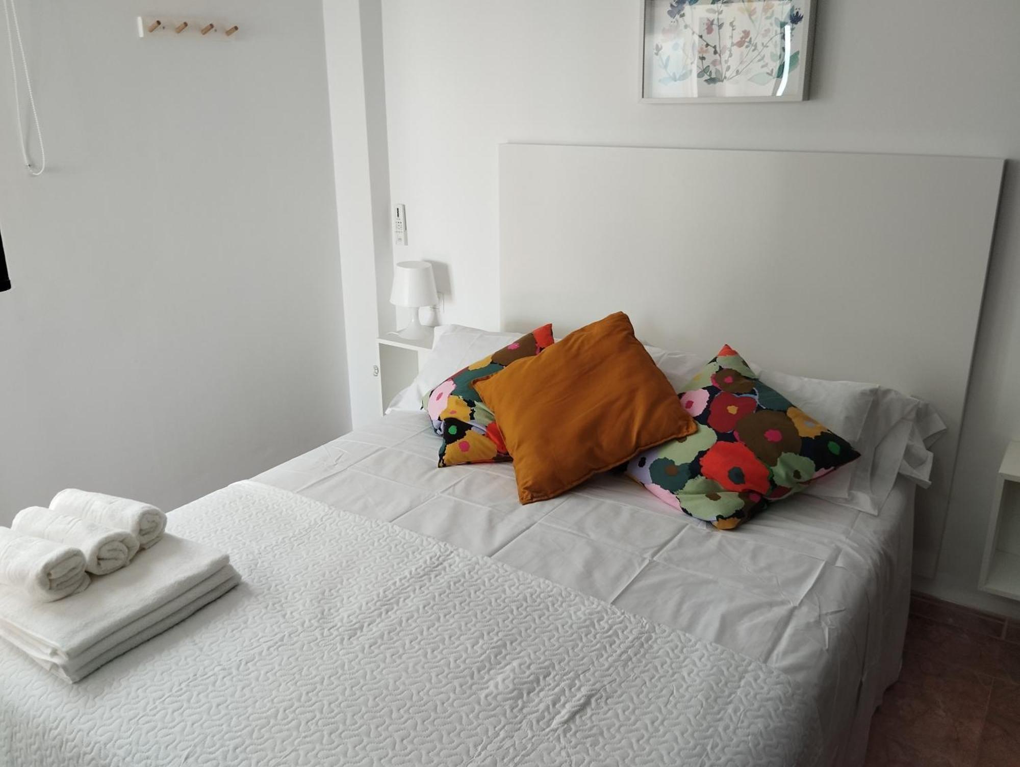Apartamento Lidia Planta 2, La Carihuela 1ª Linea Playa, Vistas Mar, Buhardilla 1 Dormitorio, 40 M2, 1-3 Huesped, Terraza, Wifi Torremolinos Ngoại thất bức ảnh